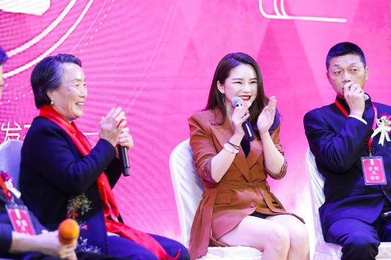 秀高文化APP上线 90后美女总裁暗讽某图软件浮夸,某音低俗